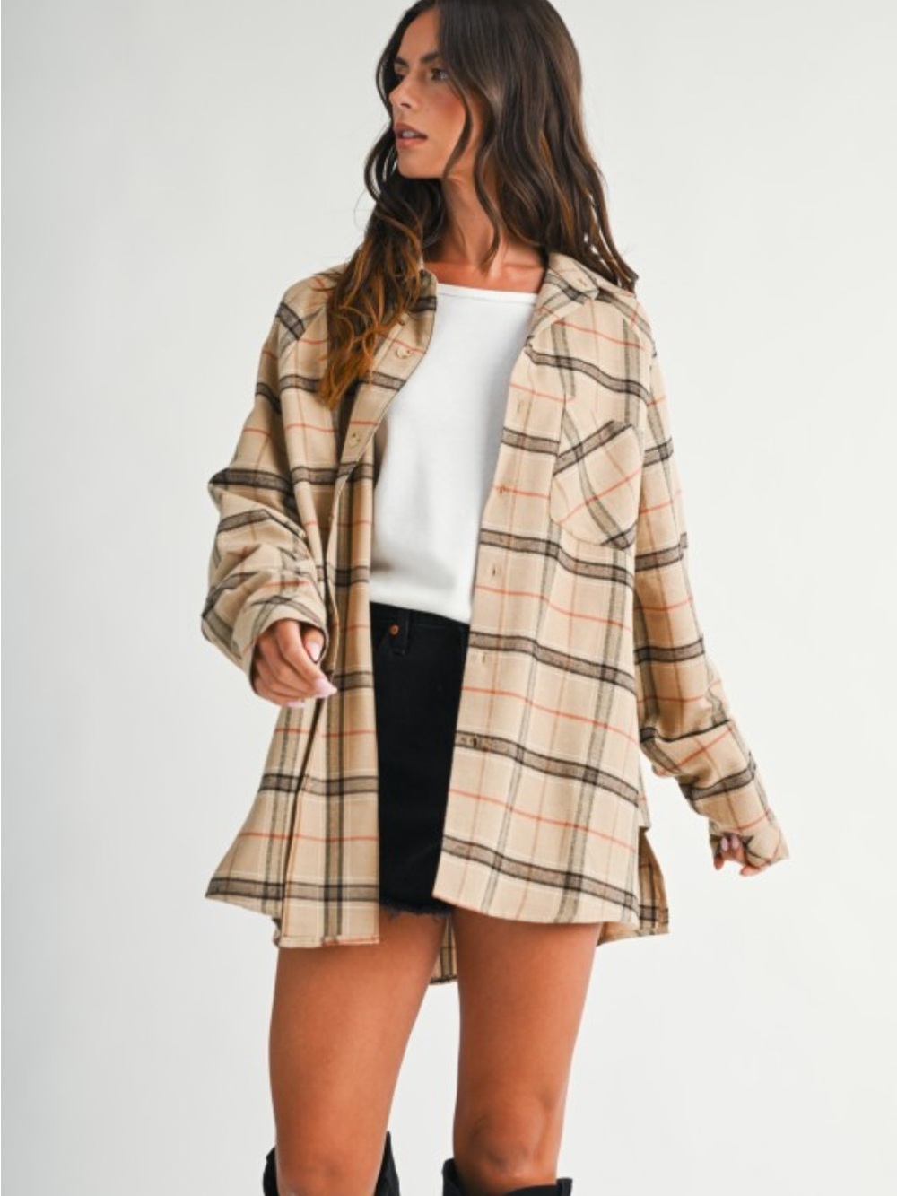 🆕🤍LATTE LONG PLAID BUTTON DOWN